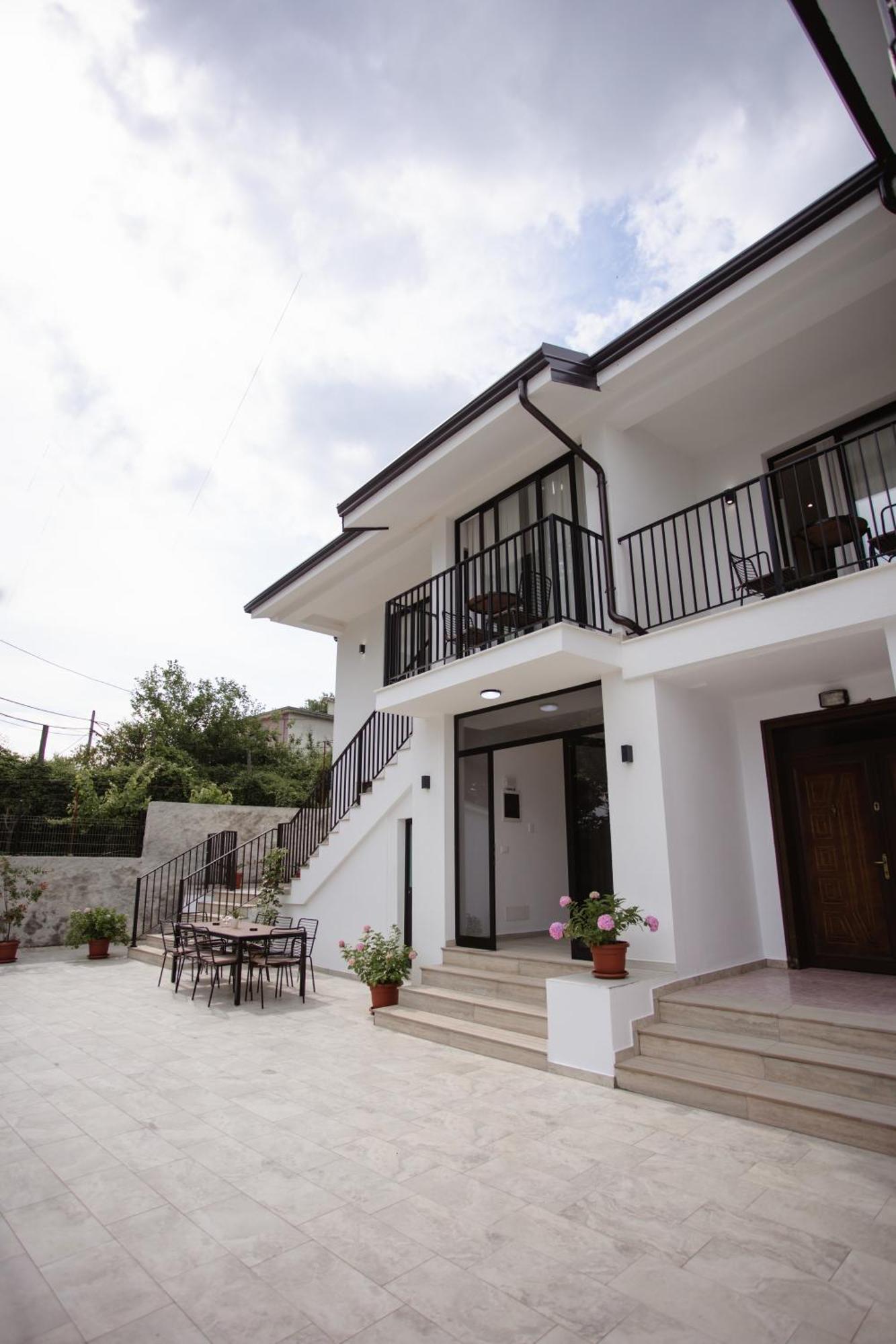 Serenity Shirokë Exterior foto